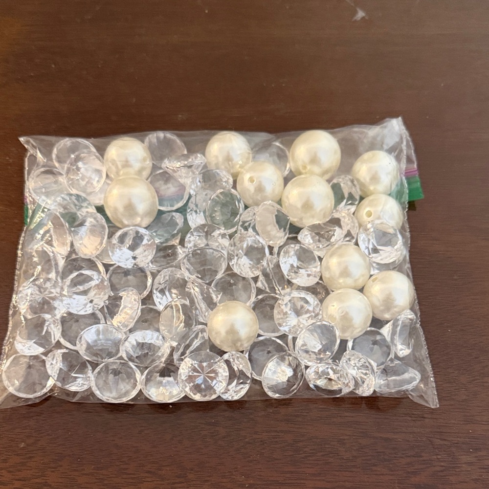 Clear and Pearl Beads Set